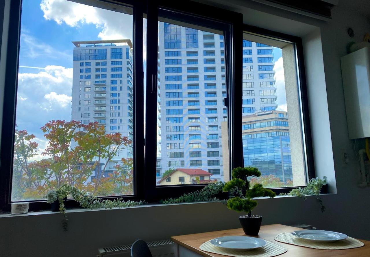 Cozy Apartment With Self Check-In Near Promenada Mall And Verdi Park Bukarest Exterior foto