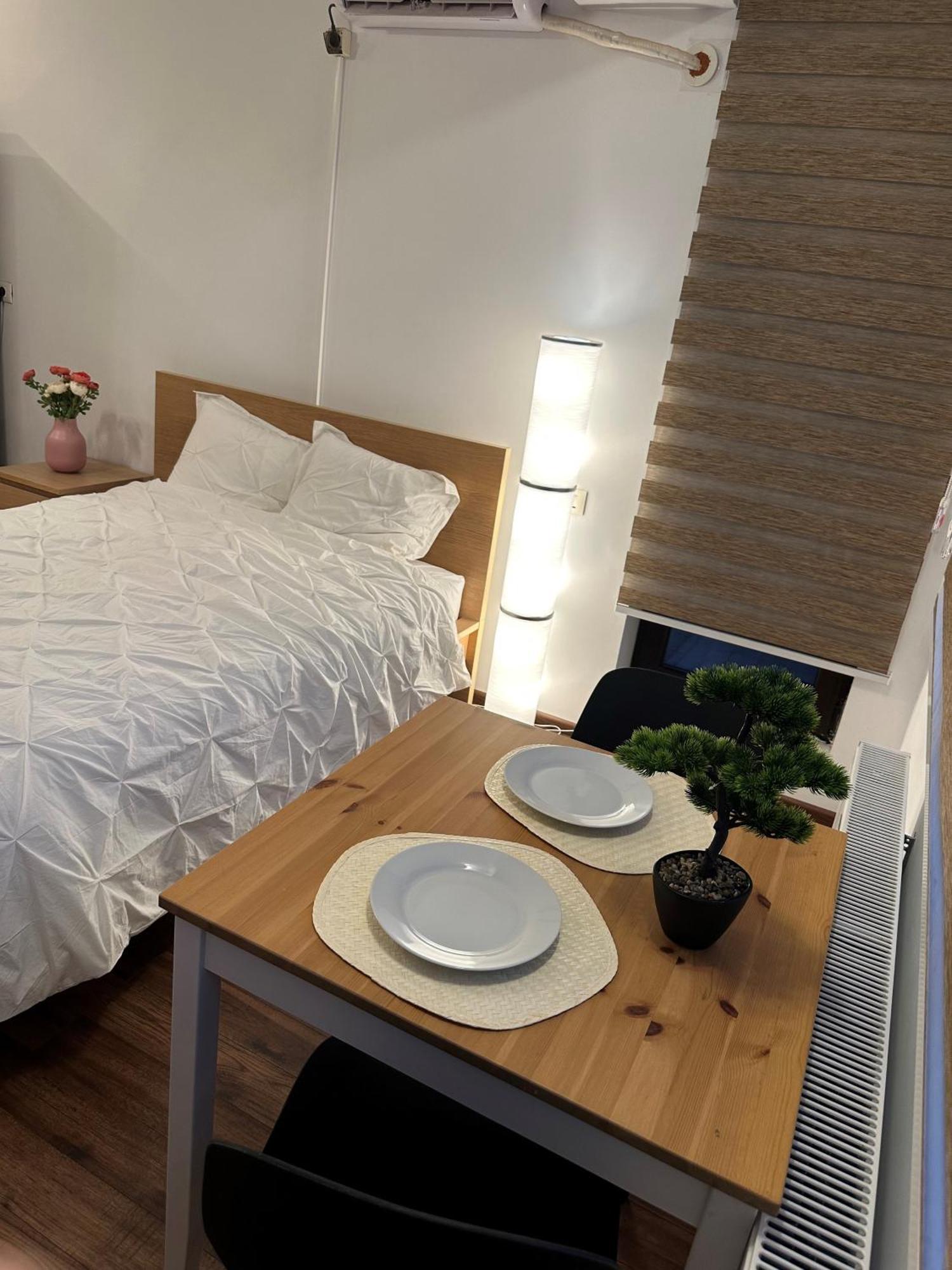 Cozy Apartment With Self Check-In Near Promenada Mall And Verdi Park Bukarest Exterior foto