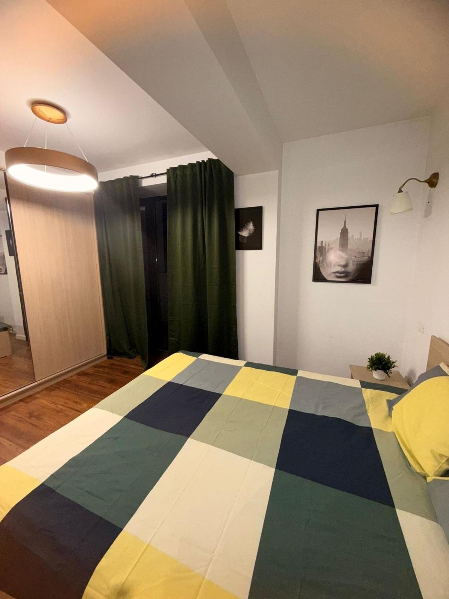 Cozy Apartment With Self Check-In Near Promenada Mall And Verdi Park Bukarest Exterior foto