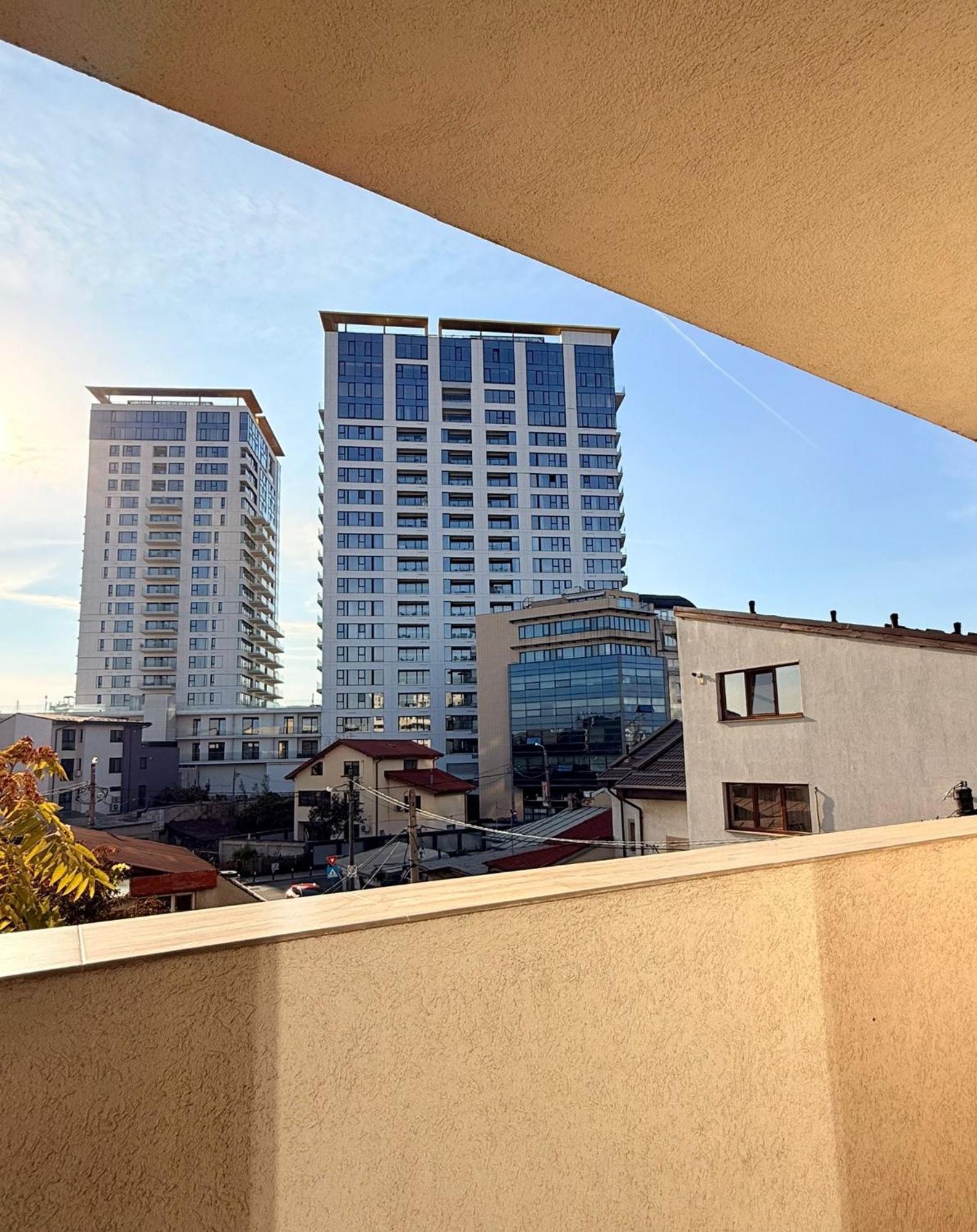 Cozy Apartment With Self Check-In Near Promenada Mall And Verdi Park Bukarest Exterior foto